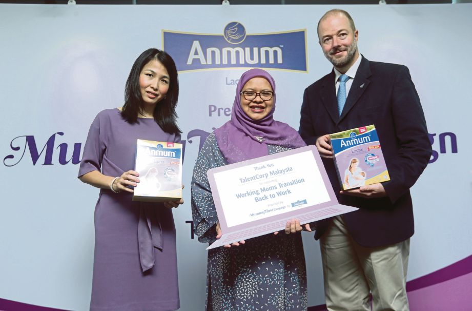 SHAREEN  dan  Jose  pada pelancaran kempen Anmum Lacta MummyTime, di Menara Surian.