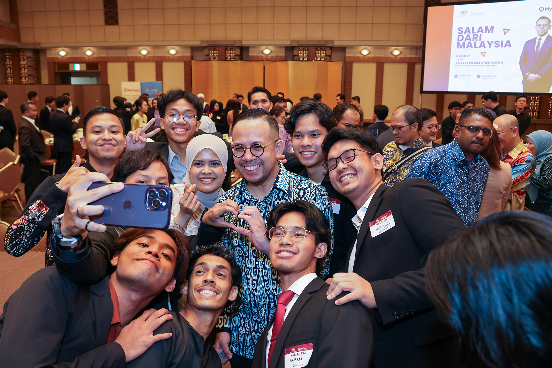 YB Steven Sim Chee Keong, Minister of Human Resources together with Malaysian Diaspora in Japan during the Salam Dari Malaysia Programme