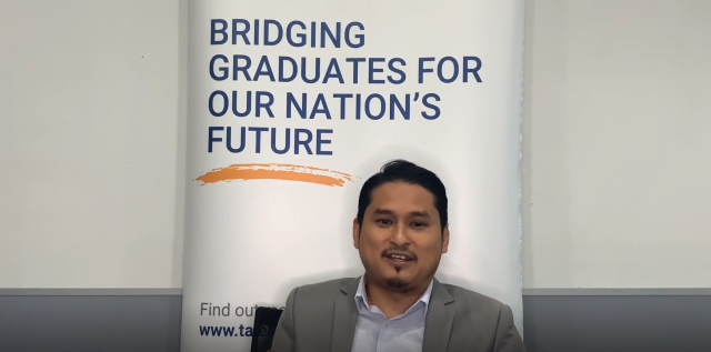 TalentCorp’s Nazrul Aziz stressed on the importance for graduates to rethink their career roadmap.